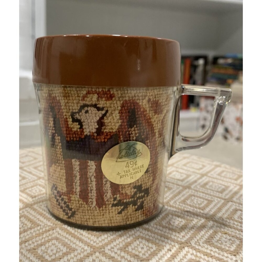 l Vintage Carrols restaurant bicentennial 1776-1976 needlepoint insulated mug